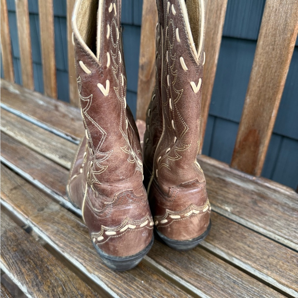 Ariat Brown Leather Western Boots with Cream Stitching - Picture 6 of 9